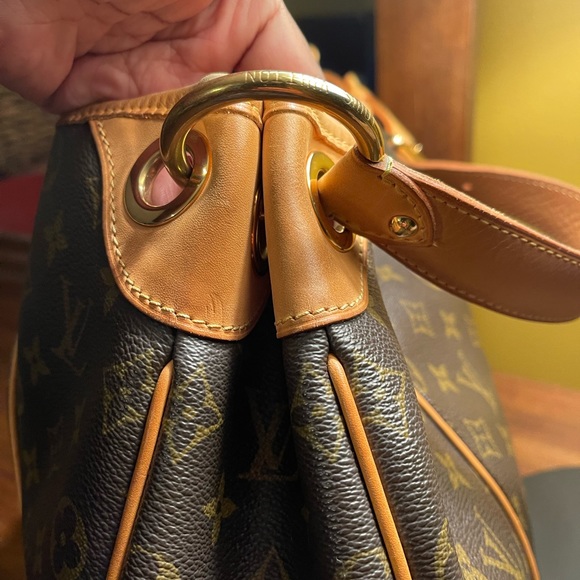 Authentic Louis Vuitton Monogram Galleria PM - Picture 16 of 16